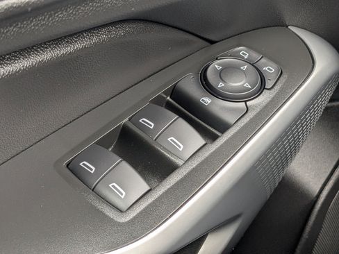 Used 2025 Chevrolet Trax LS image 22