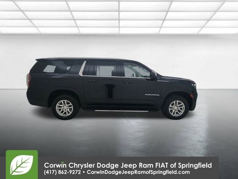 Used 2024 Chevrolet Suburban LT image 9
