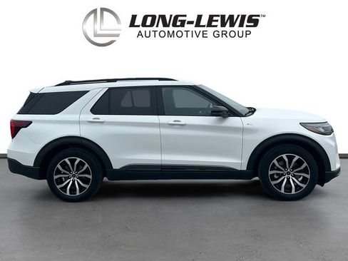 Used 2025 Ford Explorer ST-Line image 6
