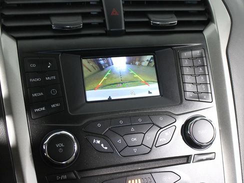 Used 2018 Ford Fusion S FWD image 17