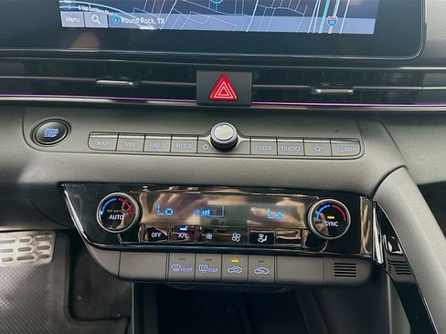 New 2025 Hyundai Elantra SEL image 14