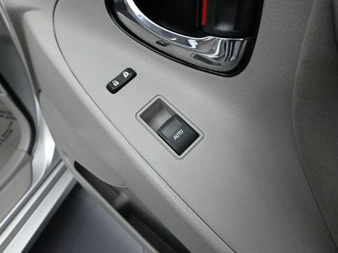 Used 2011 Toyota Camry LE image 38