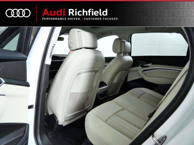 Used 2024 Audi Q8 e-tron Premium Plus w/ Premium Plus Package AWD/4WD image 21