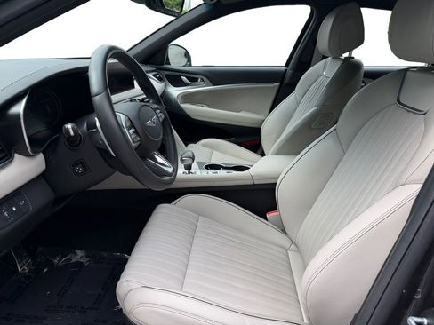 Used 2023 Genesis G70 2.0T w/ Sport Prestige Package RWD image 9