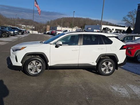 Used 2024 Toyota RAV4 LE image 2