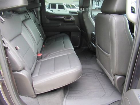 Used 2022 GMC Sierra 1500 SLT w/ SLT Premium Plus Package AWD/4WD image 36