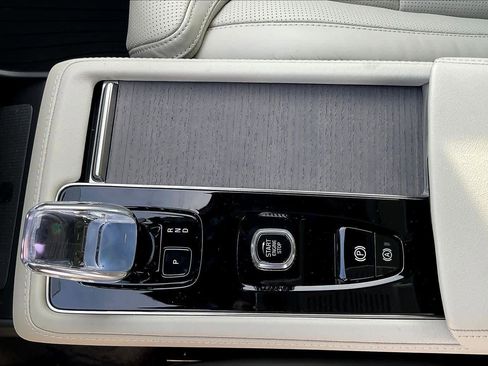 New 2026 Volvo XC90 T8 Ultra image 10