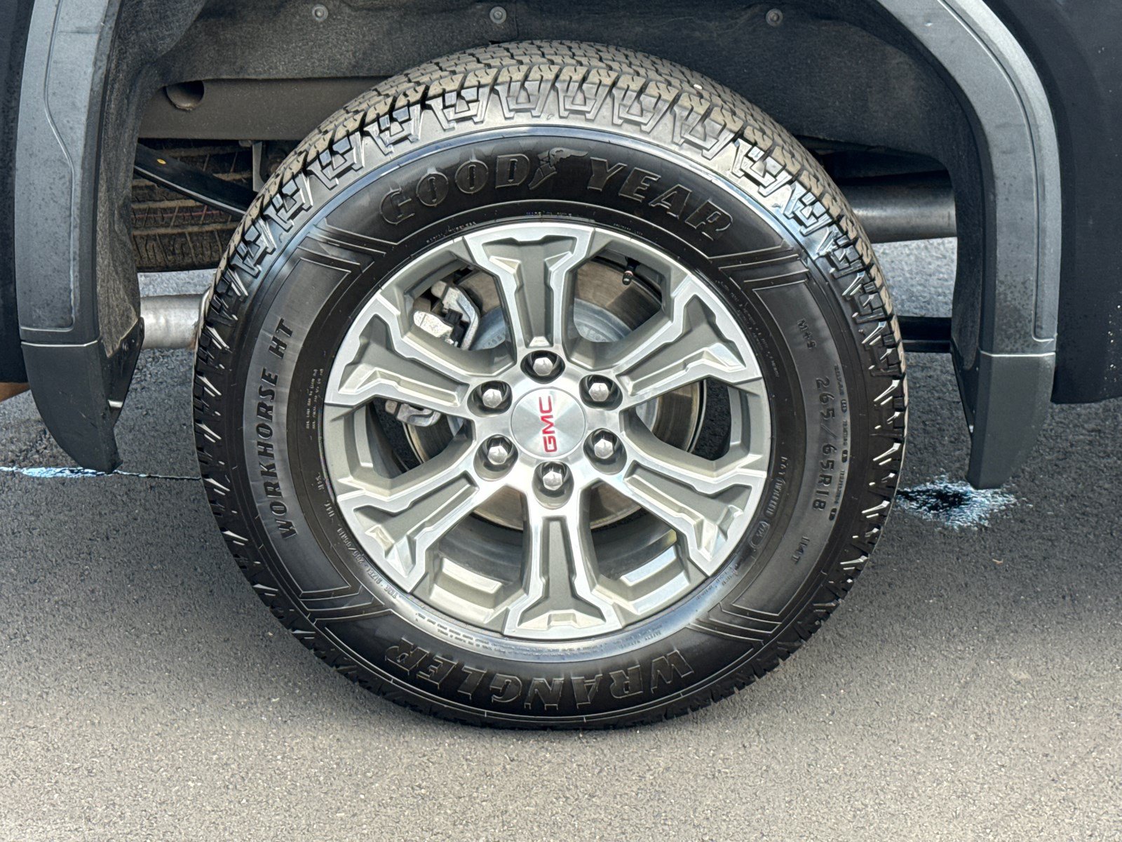 Used 2025 GMC Sierra 1500 SLT AWD/4WD image 17