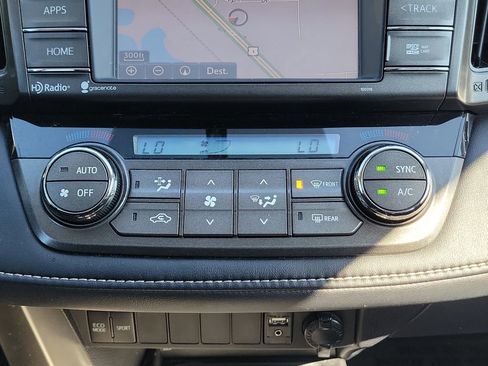 Used 2015 Toyota RAV4 XLE image 34