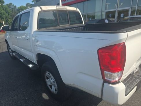 Used 2016 Toyota Tacoma SR RWD image 21