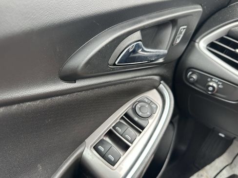 Used 2022 Chevrolet Malibu LT FWD image 13