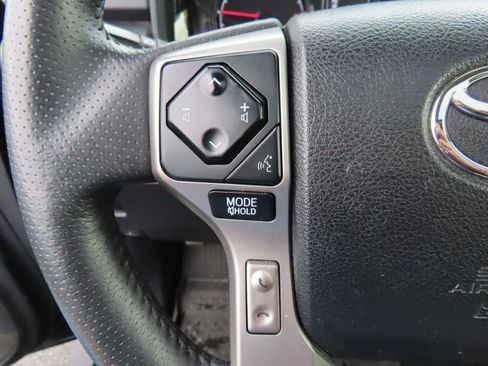 Used 2020 Toyota 4Runner SR5 Premium w/ Moonroof Package AWD/4WD image 18