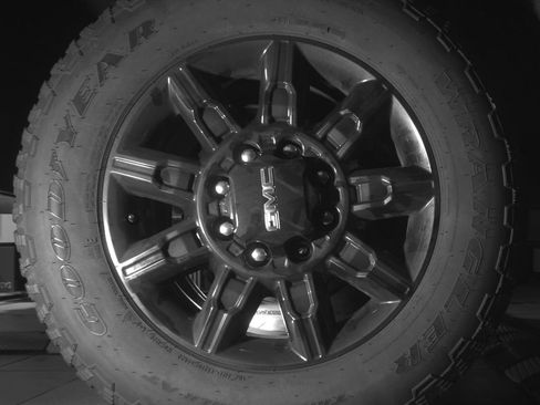 Used 2025 GMC Sierra 2500 AT4 w/ Technology Package AWD/4WD image 16