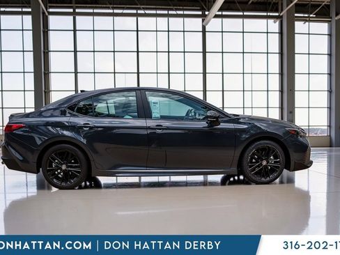 Used 2025 Toyota Camry SE FWD image 35