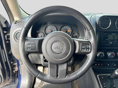 Used 2015 Jeep Patriot Latitude AWD/4WD image 21