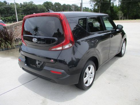 Used 2021 Kia Soul S FWD image 11