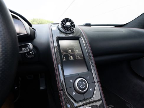 Used 2013 McLaren MP4-12C Spider RWD image 70