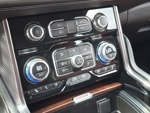 Used 2023 GMC Yukon Denali Ultimate AWD/4WD image 41