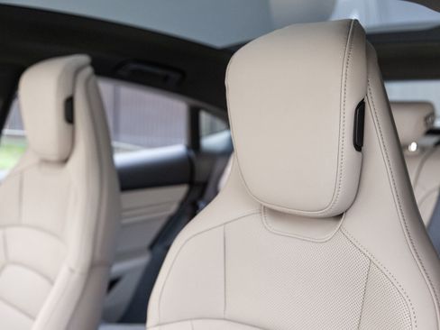 New 2026 Porsche Taycan 4S AWD/4WD image 24