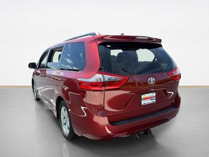 Used 2020 Toyota Sienna LE w/ LE Preferred Package