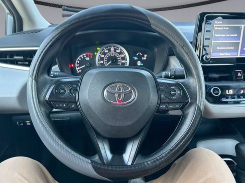 Used 2022 Toyota Corolla LE FWD image 14