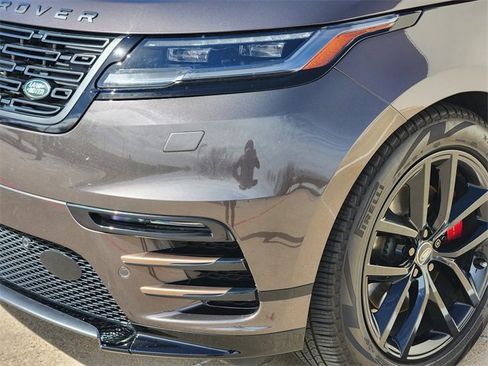 Used 2025 Land Rover Range Rover Velar Dynamic SE image 8