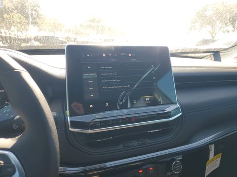 New 2026 Jeep Compass Latitude image 15