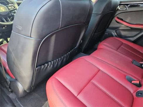 Used 2024 Porsche Macan image 19