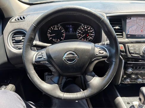 Used 2019 Nissan Pathfinder SV w/ SV Tech Package AWD/4WD image 20