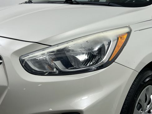 Used 2016 Hyundai Accent SE FWD image 12