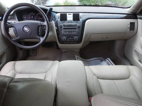 Used 2010 Cadillac DTS FWD image 2