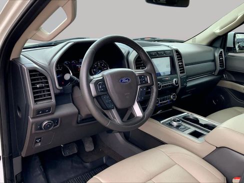 Used 2020 Ford Expedition XLT w/ Equipment Group 202A RWD image 17