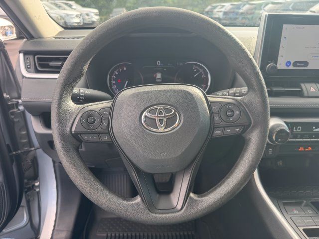 Used 2024 Toyota RAV4 XLE FWD image 12
