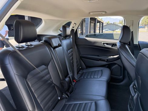 Used 2024 Ford Edge SEL image 19