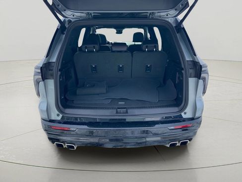 Used 2025 Chevrolet Traverse RS image 30