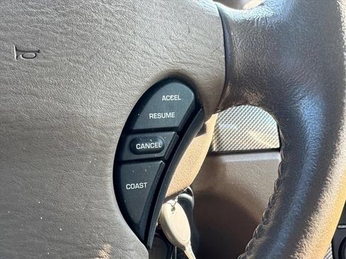 Used 2004 Chrysler Sebring LXi FWD image 17