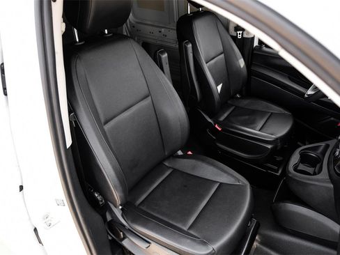 Used 2023 Mercedes-Benz Metris image 32