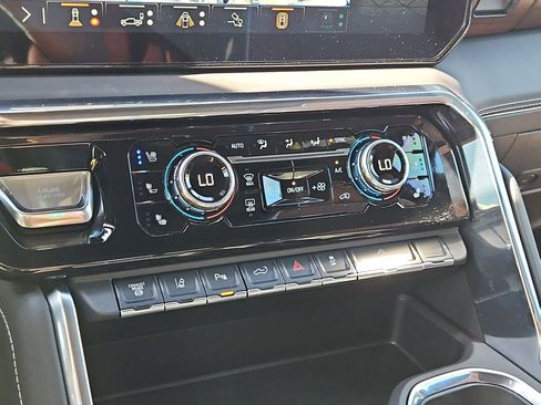 Certified 2024 GMC Sierra 2500 Denali Ultimate image 21