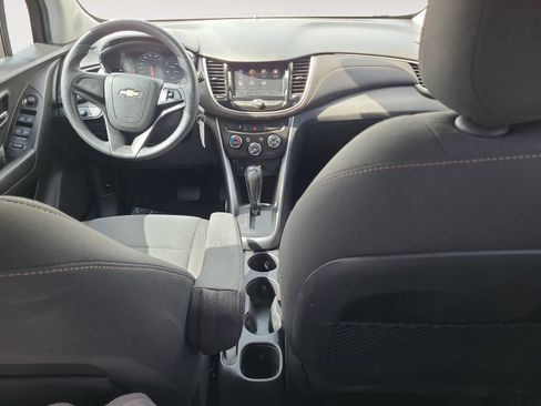 Used 2021 Chevrolet Trax LS FWD image 10