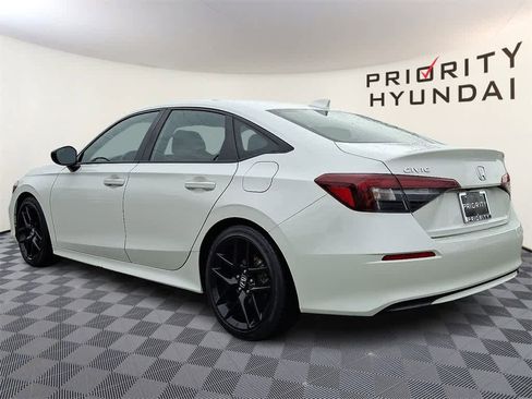 Used 2025 Honda Civic Sport image 6