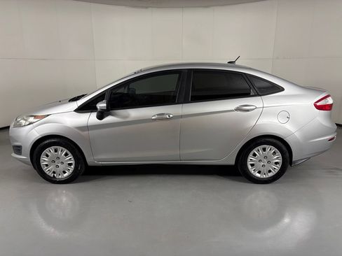 Used 2015 Ford Fiesta S FWD image 5