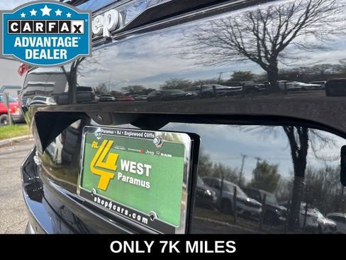 Used 2025 Jeep Grand Cherokee Laredo X AWD/4WD image 16