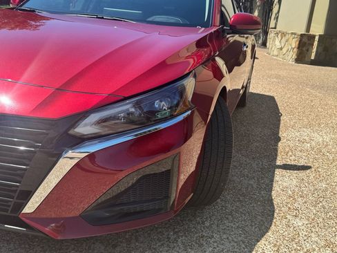 Used 2024 Nissan Altima 2.5 SL image 3