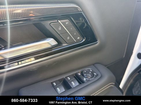 New 2026 GMC Yukon Elevation w/ Elevation Premium Package image 15