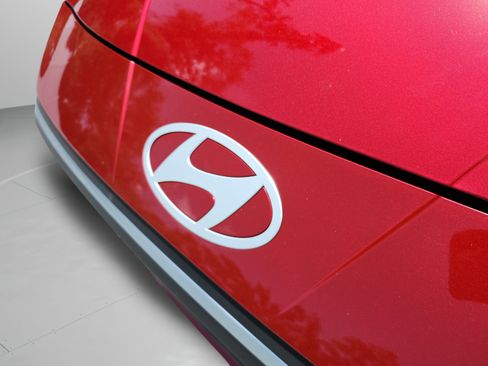Certified 2024 Hyundai Elantra Blue FWD image 29