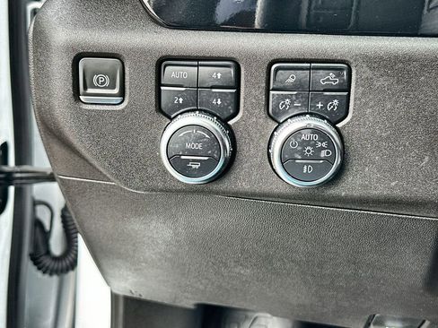 Certified 2024 GMC Sierra 3500 SLT w/ SLT Premium Package image 18