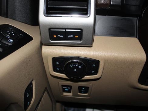 Used 2018 Ford F150 Lariat w/ Equipment Group 502A Luxury AWD/4WD image 28