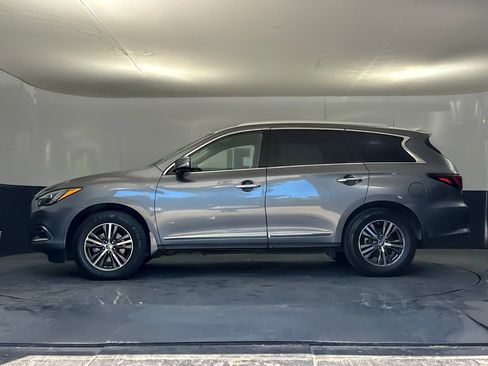 Used 2019 INFINITI QX60 Luxe w/ Essential Package FWD image 6