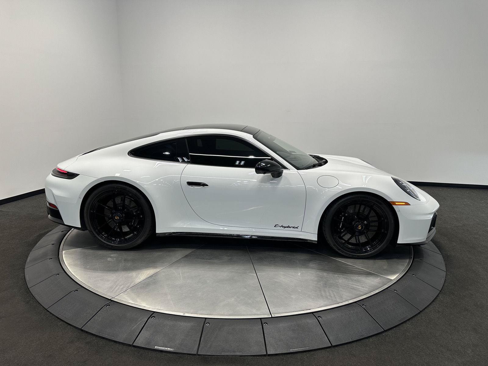 Certified 2026 Porsche 911 Carrera 4 GTS AWD/4WD image 8