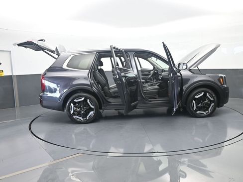 Used 2025 Kia Telluride S FWD image 83